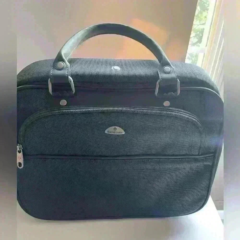 Samsonite Carry On Overnight Shoulder Bag Travel Duffle Luggage Bag Gray EUC